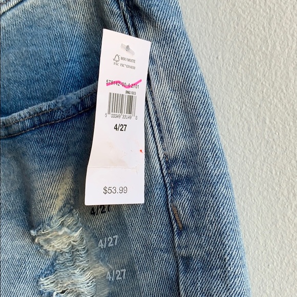 Mid Rise Demin Shorts NWT Sz 4 - Picture 3 of 6